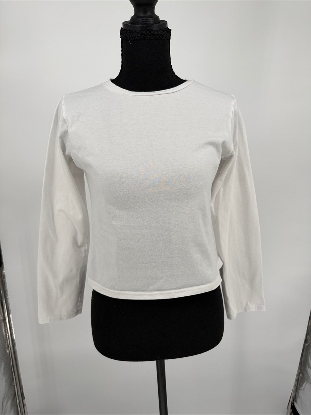 PrettyLittleThing White Long Sleeve Crewneck Crop Top‎ Minimalist Womens US 8